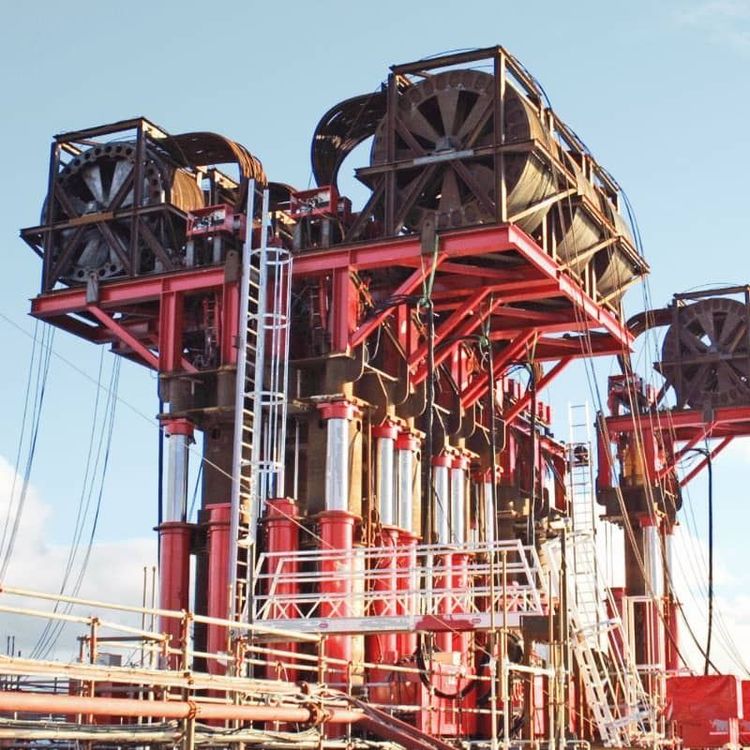 Close up image of Strand jack system on Gaint 4